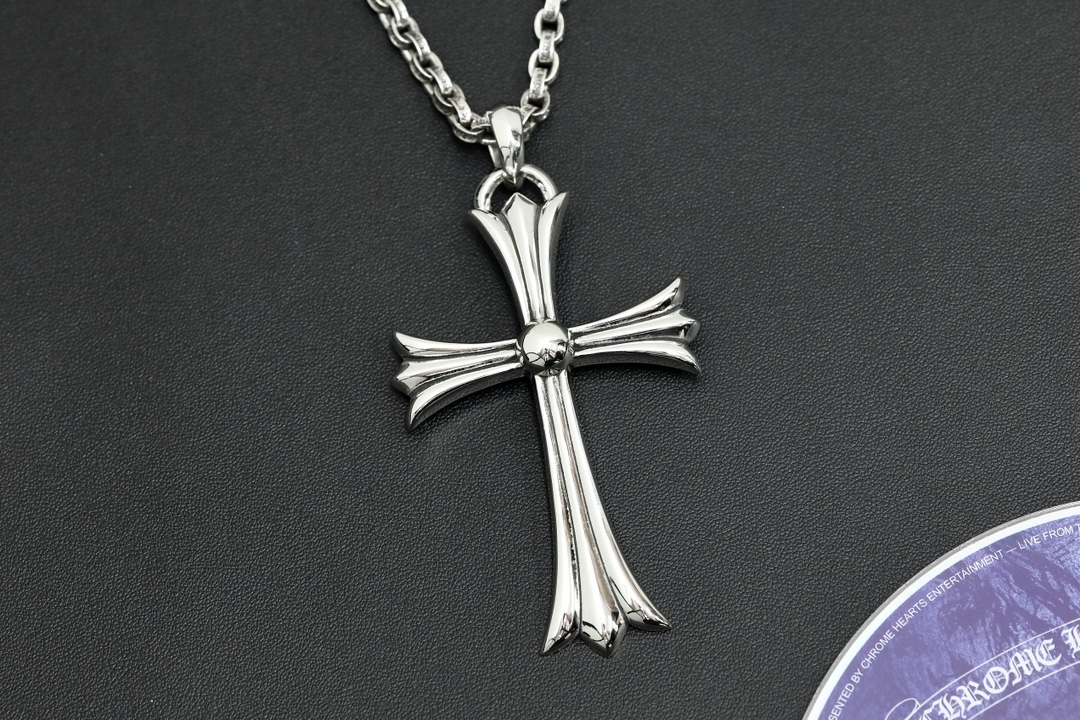 CH Large Cross Pendant [Weight approx. 46.3g]