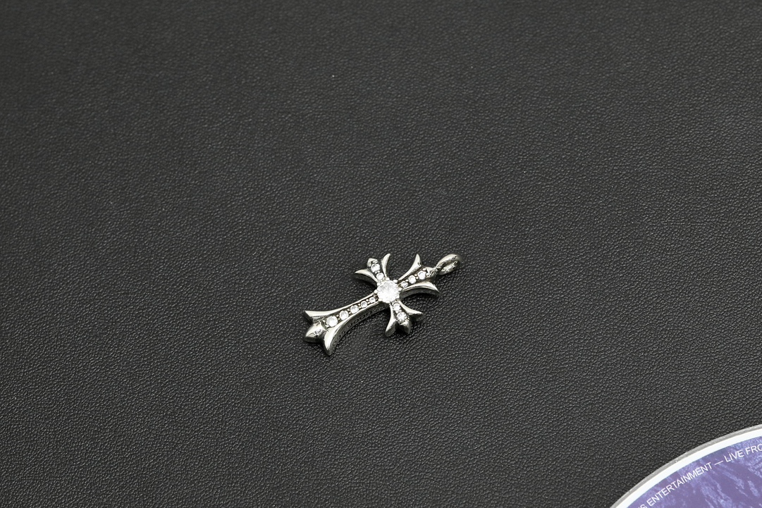 CH Diamond Cross Pendant [Approx. 6.5g]