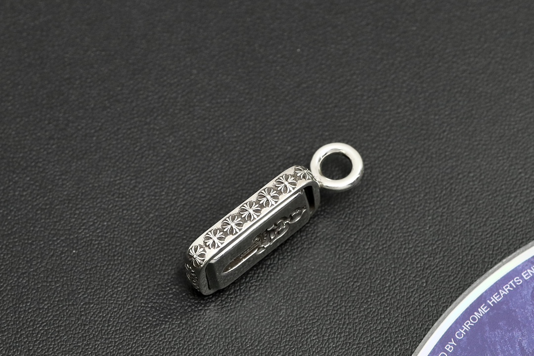 CH Cross Sword Double-Sided Rotating Pendant [Weight approx. 15.7g]