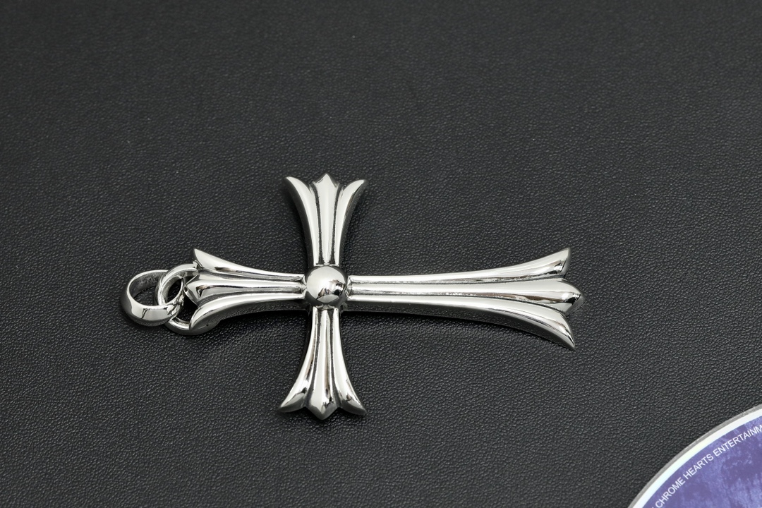 CH Large Cross Pendant [Weight approx. 46.3g]