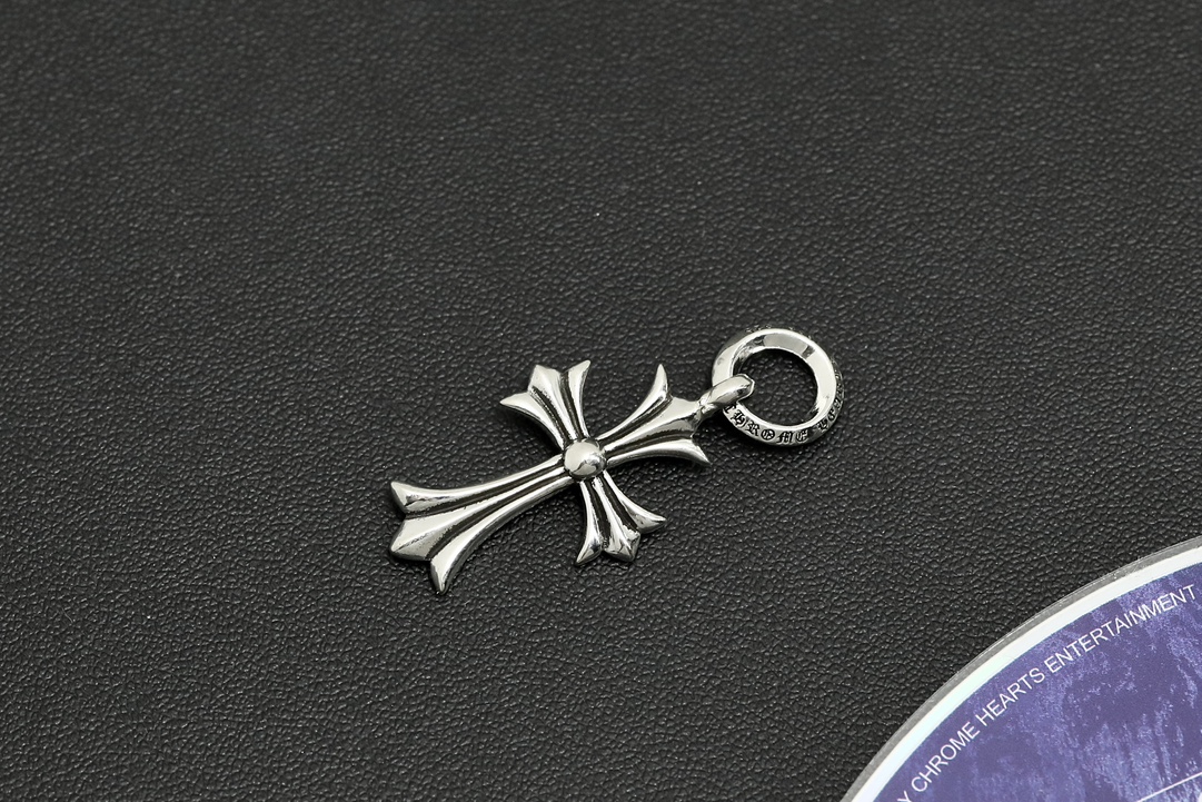 CH Circular Flat Cross Pendant [Weight approx. 4.9g]