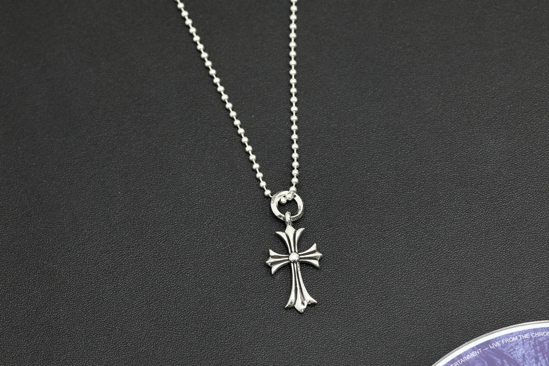 CH Circular Flat Cross Pendant [Weight approx. 4.9g]