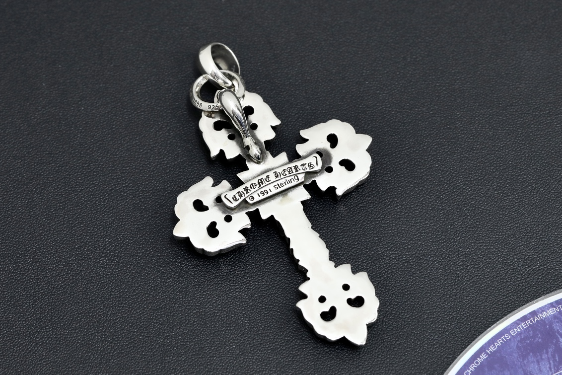 CH Large Cross Flower Pendant [Weight approx. 65.6g]