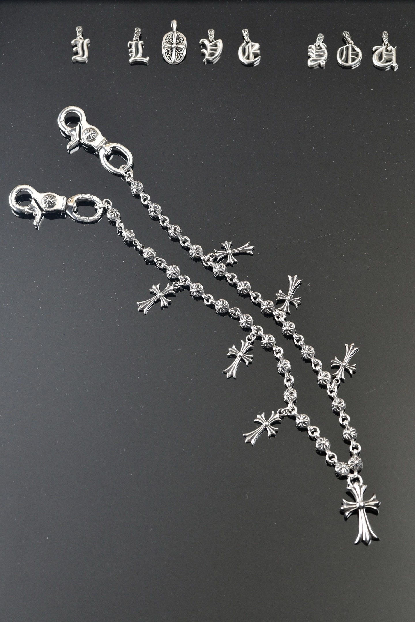 CH｜Chocolate Beaded Double Hook Clasp with Round Beads and Cross Pendant, 26 Beads