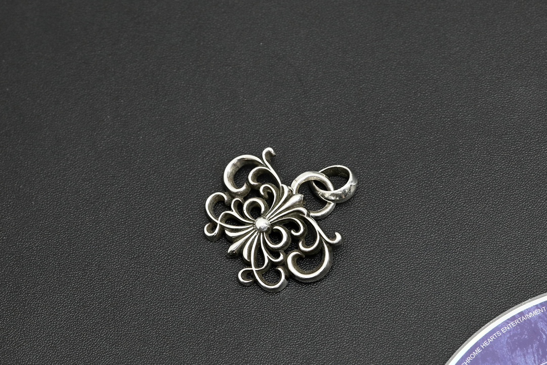 CH Butterfly Pendant [Weight approx. 23.6g]