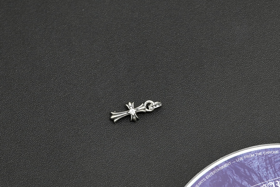 CHmini Single Diamond Cross Pendant [Weight approx. 3.5g]