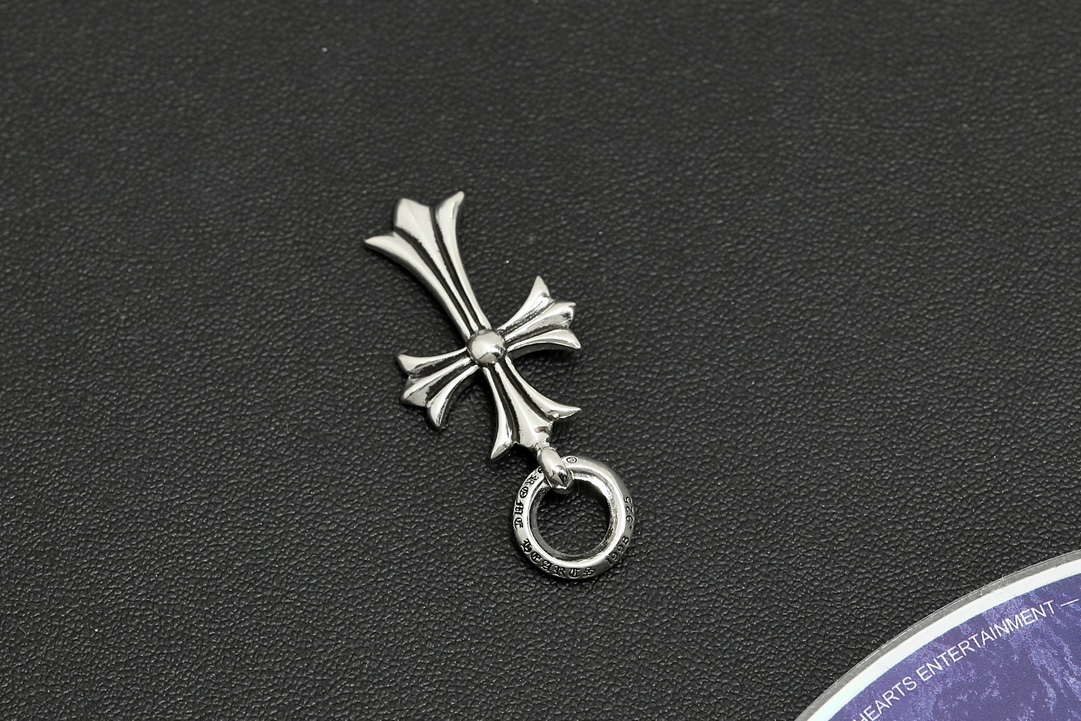 CH Circular Flat Cross Pendant [Weight approx. 4.9g]