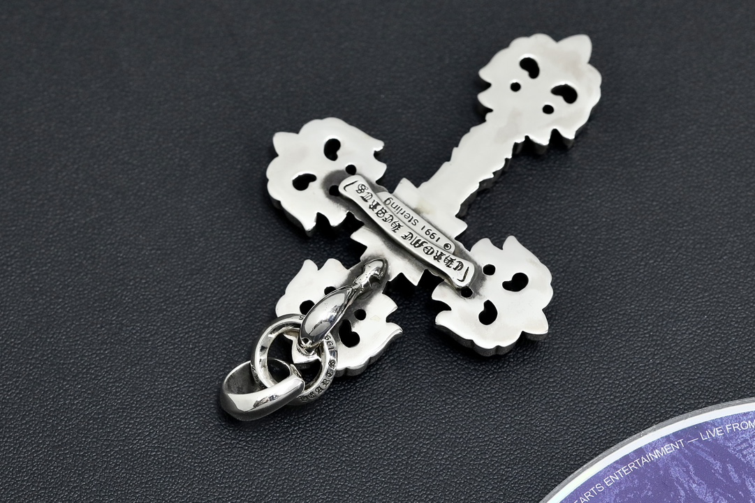 CH Large Cross Flower Pendant [Weight approx. 65.6g]