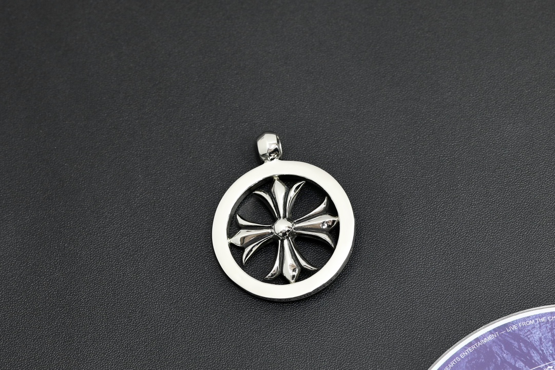 CH Cross Windmill Pendant [Weight approx. 42.8g]