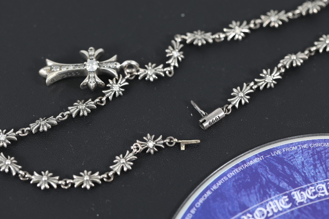 CH Necklace with Diamond Pendant + Small Cross Diamond [Total Length 46cm]