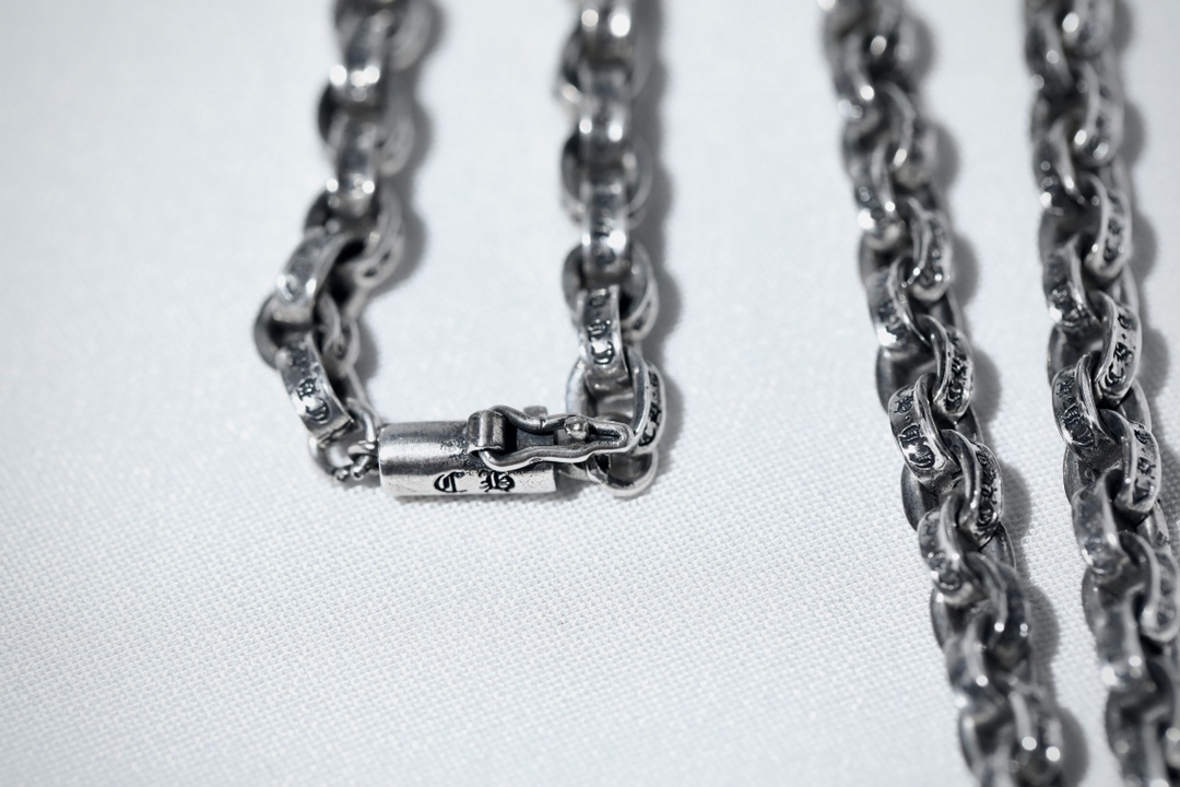 CH Cross-Shaped Bold Ring Necklace