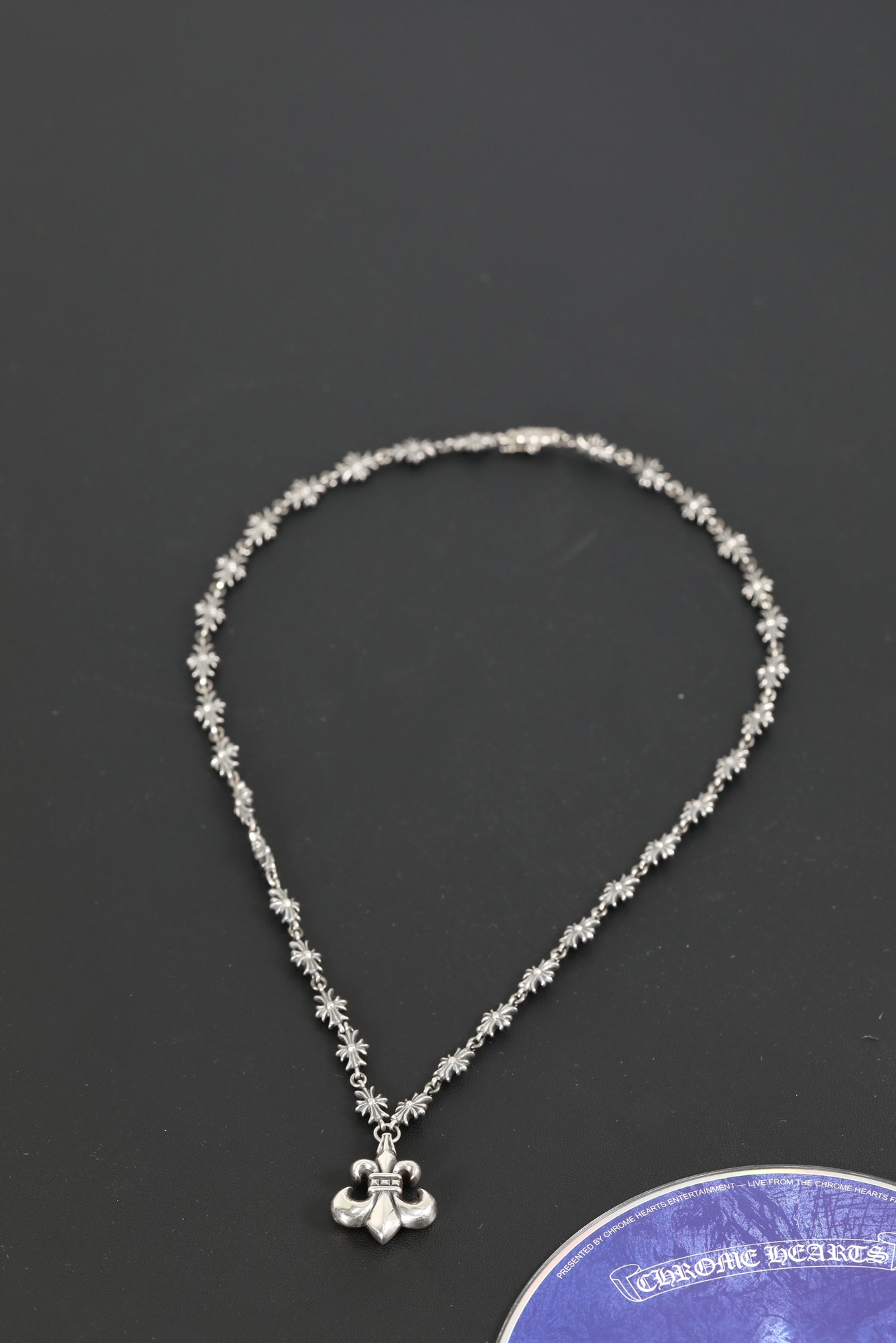 CH Small Scout Flower Pendant + Small Cross Necklace [Total Length 48cm]