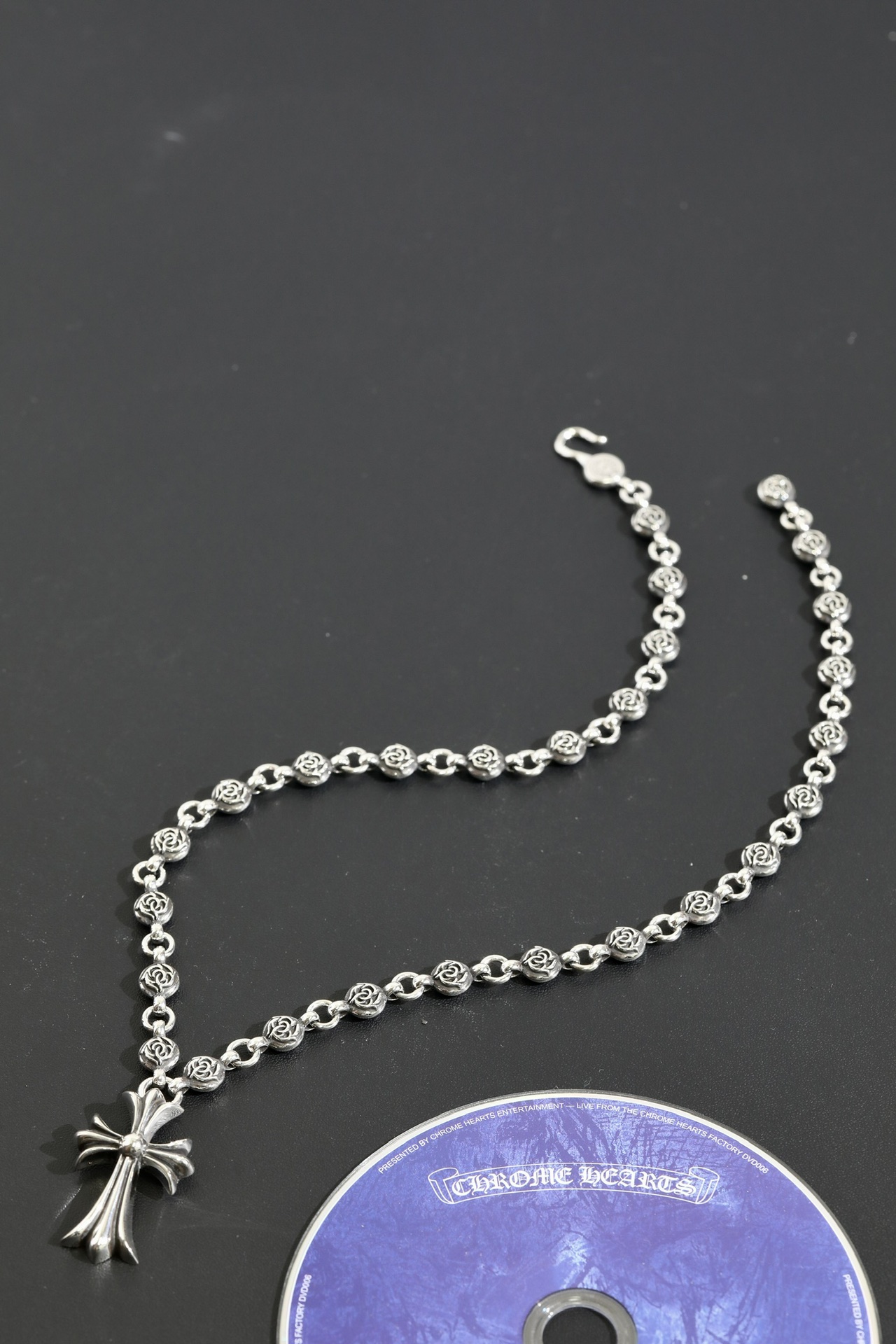 CH Cross-shaped Flower Bud Bead Necklace (53.5cm)