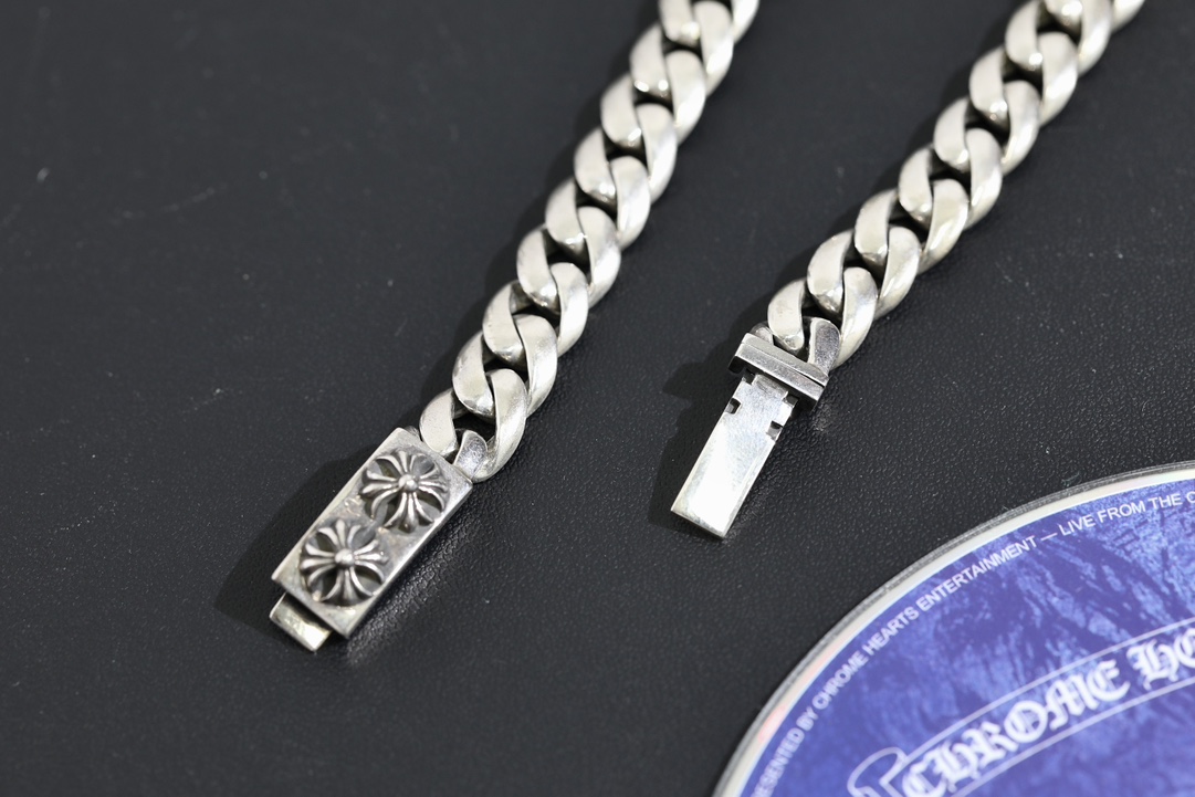 CH Cross Tongue Depressor Clavicle Necklace [Total Length 37.5cm]