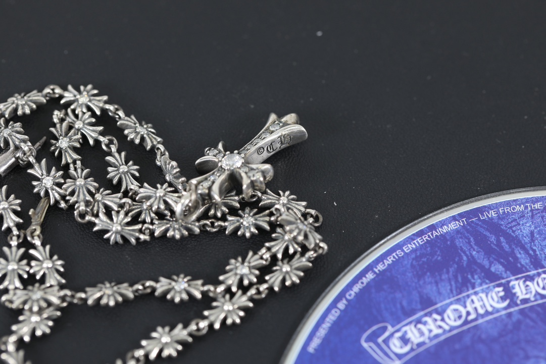 CH Necklace with Diamond Pendant + Small Cross Diamond [Total Length 46cm]