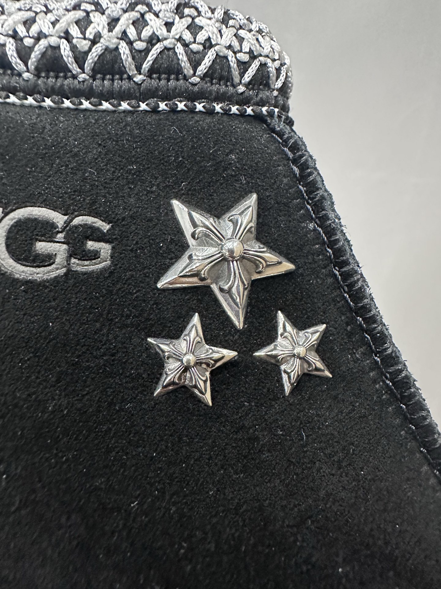 CH × UGG Black Striped Star Slippers