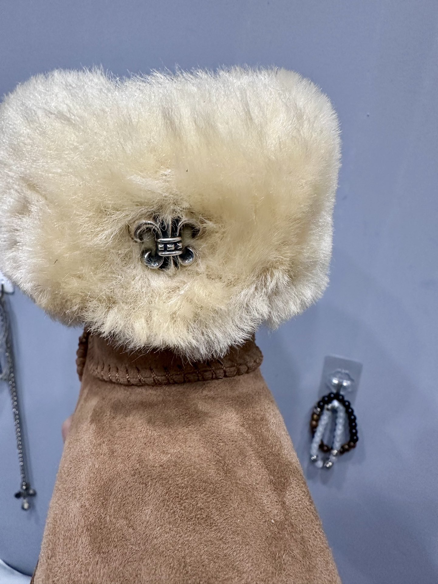 CH x UGG 24fw New Style Fur-And-Leather One-Piece Mid-Calf Snow Boots.