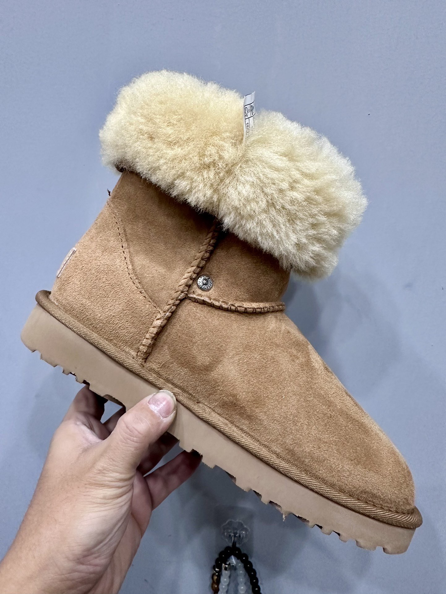 CH x UGG 24fw New Style Fur-And-Leather One-Piece Mid-Calf Snow Boots.