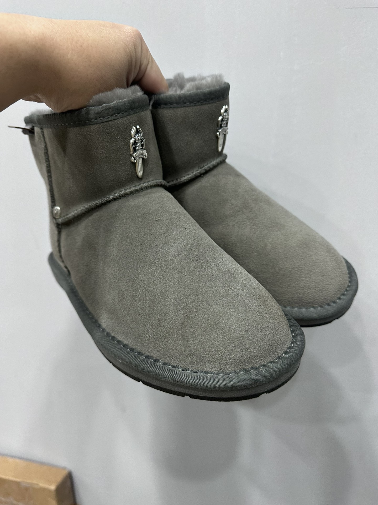 CH x UGG Low-top Leather and Fur一体 Snow Boots in Grey