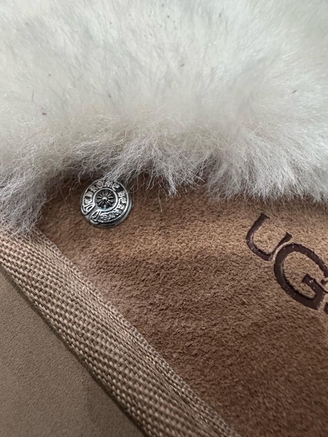 CH x UGG new style women's khaki leather and fur combined slippers.