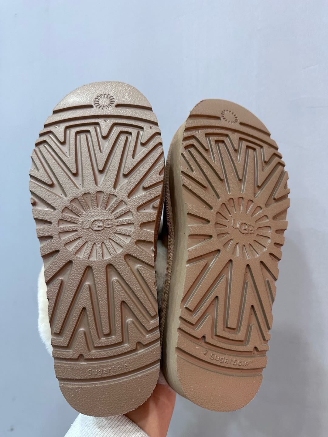 CH x UGG new style women's khaki leather and fur combined slippers.