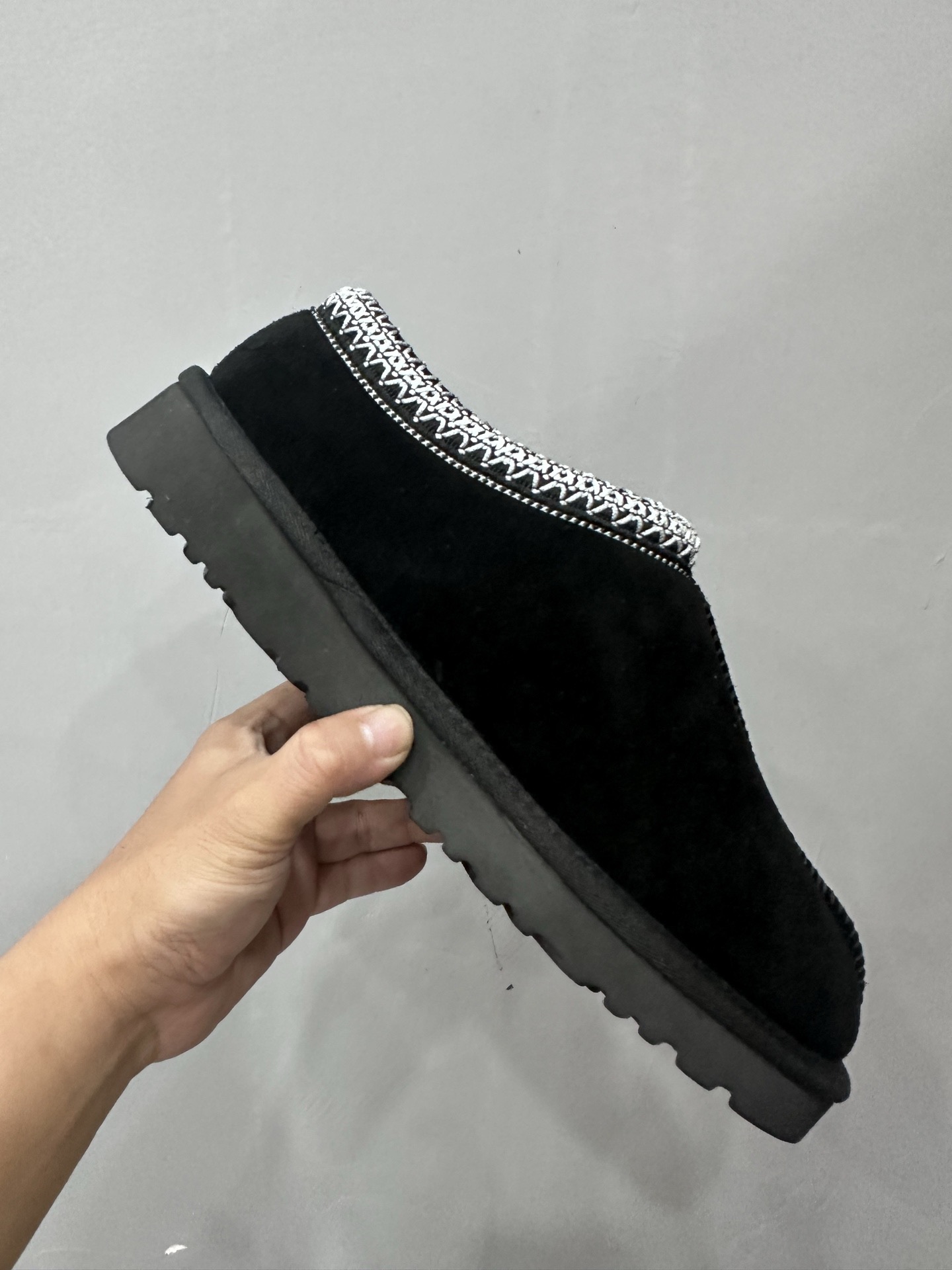 CH × UGG Black Striped Star Slippers