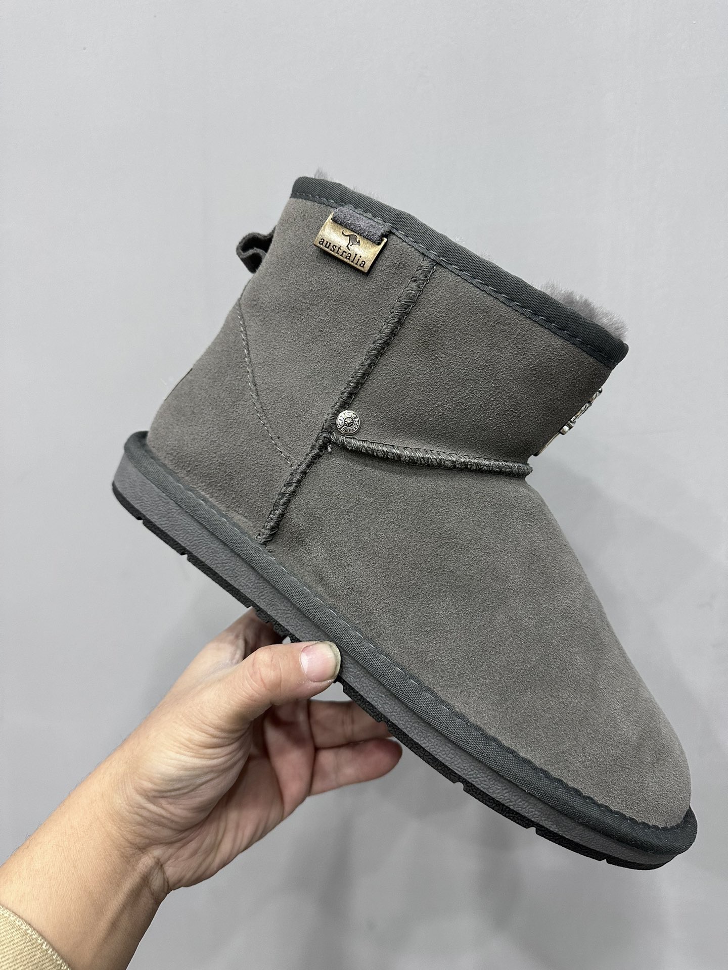 CH x UGG Low-top Leather and Fur一体 Snow Boots in Grey