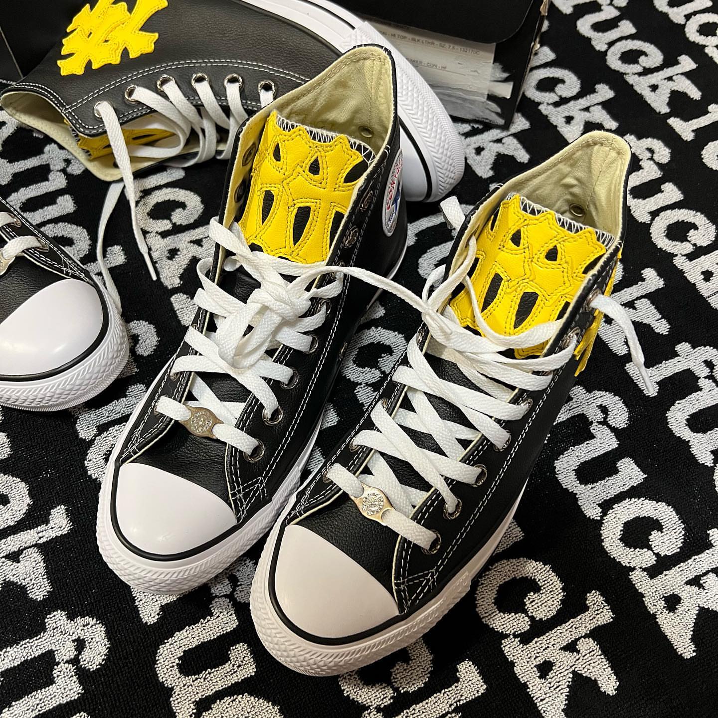 CH Chromehearts × Converse Sword and Dagger Yellow Cross Leather Black Converse High-Top Leather Sneakers