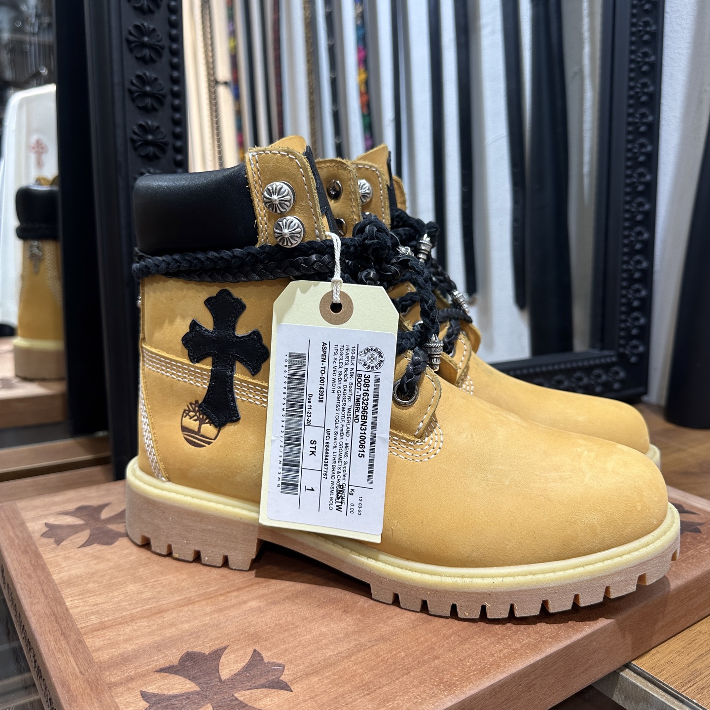 CH ✖️ Timberland Yellow Boots with Black Leather Trim Size: 36-45 Customization Time: 7-10 days