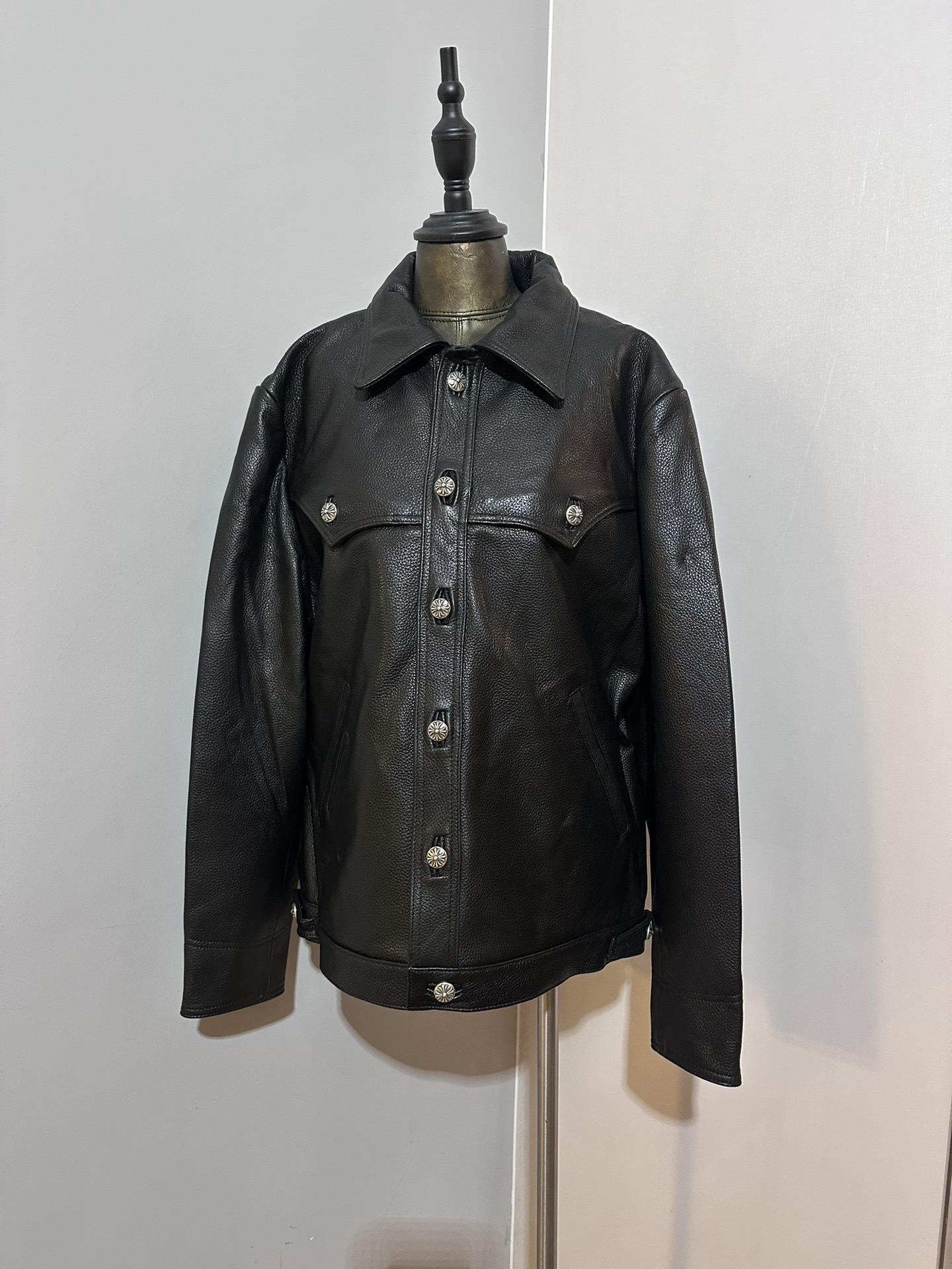 CH Chrome Hearts imported wrought-on cowhide green vine-pattern flame wide-fit leather jacket. Sizes: S-XXL