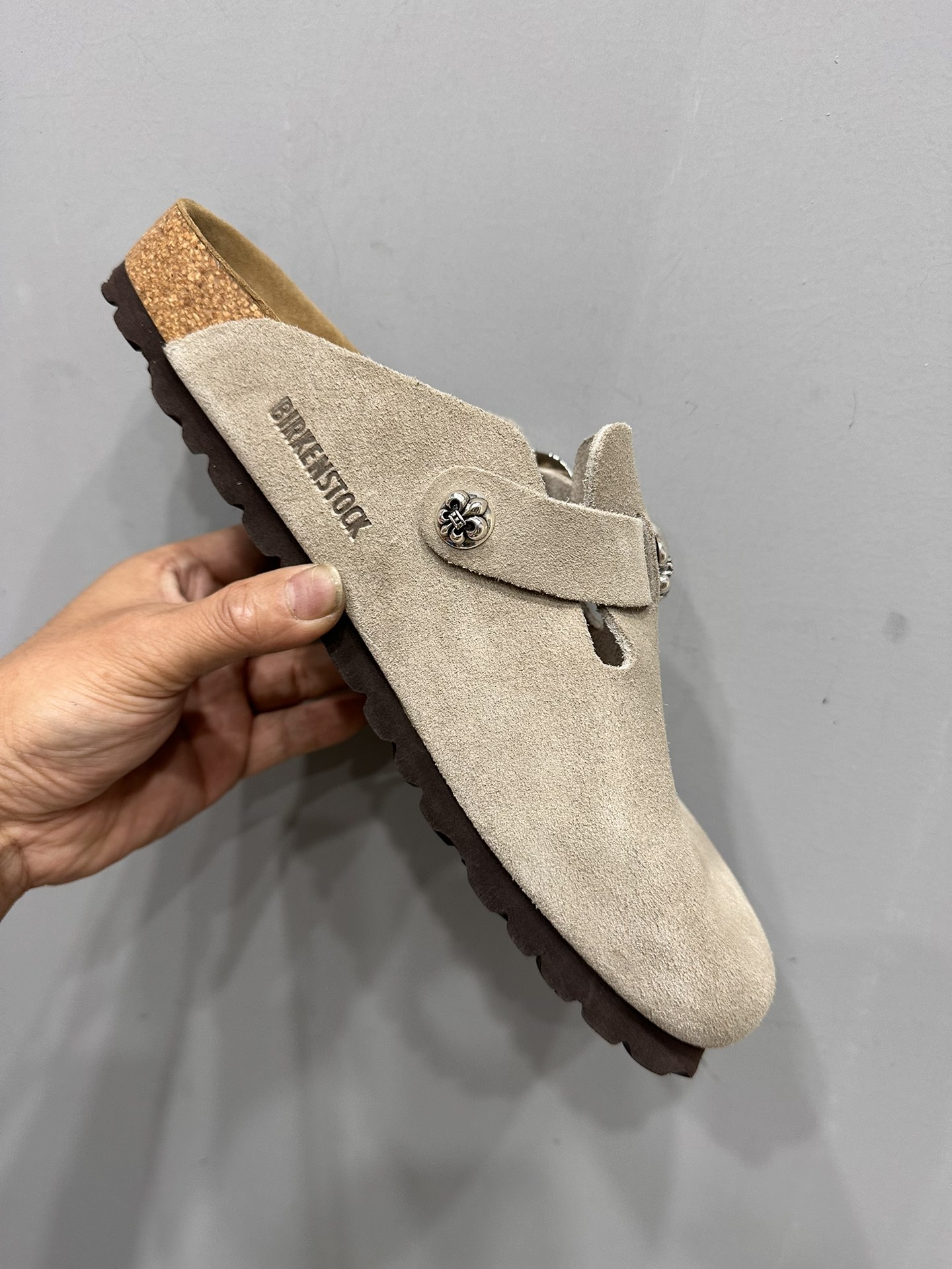 CH Chrome Hearts light khaki suede half-toe slippers/sandals/casual shoes. Sizes: 36-46