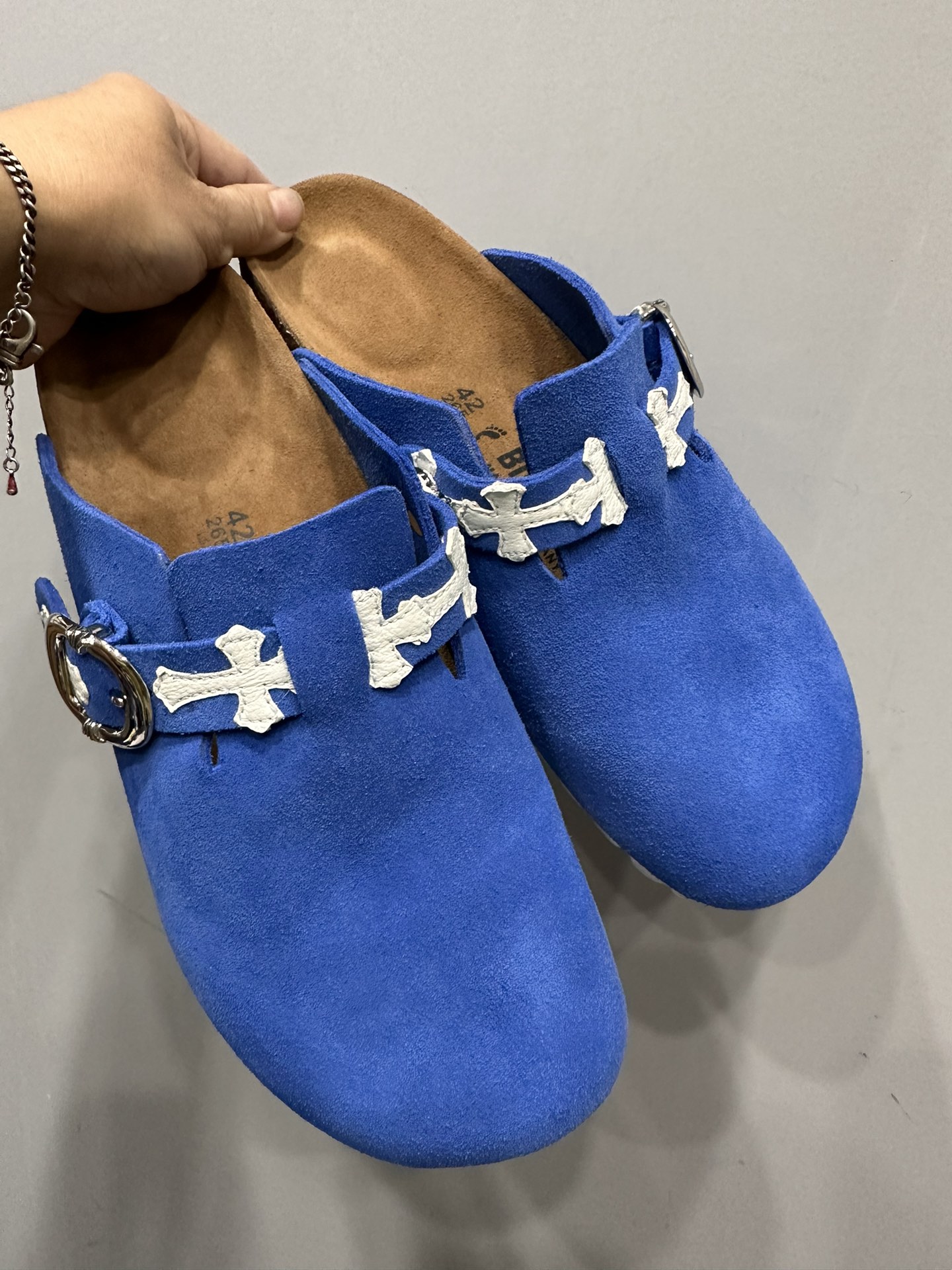 CH Chrome hearts x Birkenstock Klein blue and white cross suede half-toe slippers/sandals.