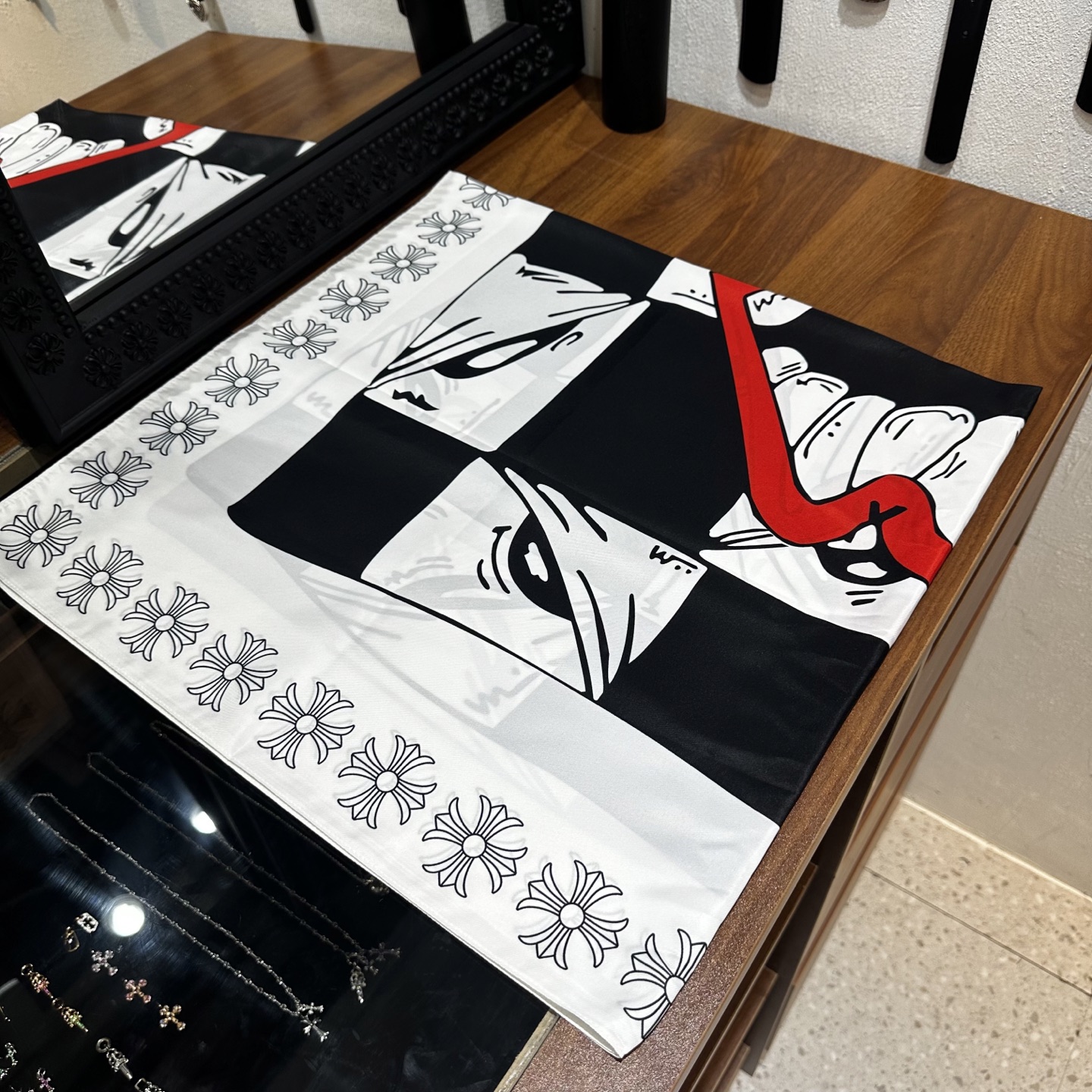 CH Black and White Big Mouth Graffiti Double-Sided