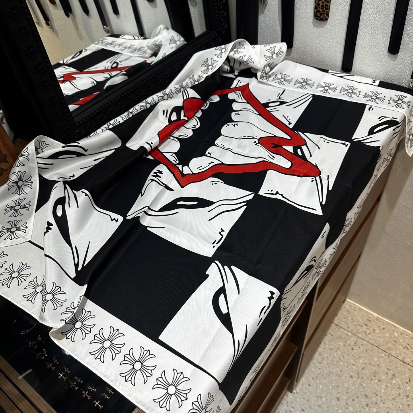 CH Black and White Big Mouth Graffiti Double-Sided