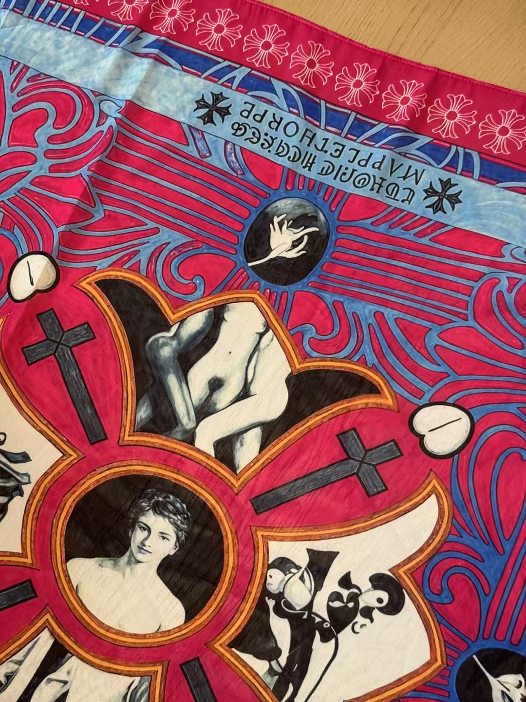 CH New Silk Scarf Worn by G-Dragon, Size 90x90 cm