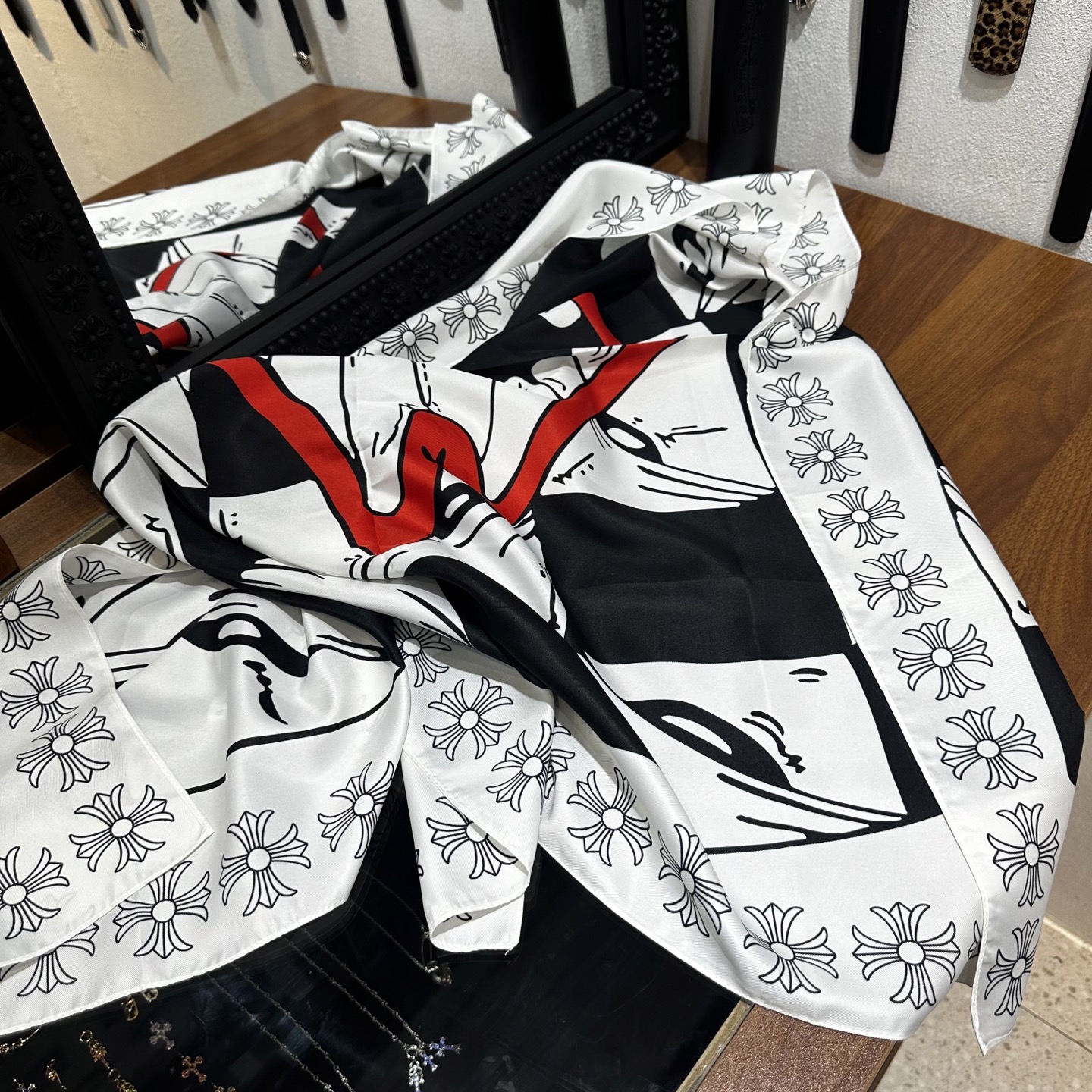 CH Black and White Big Mouth Graffiti Double-Sided