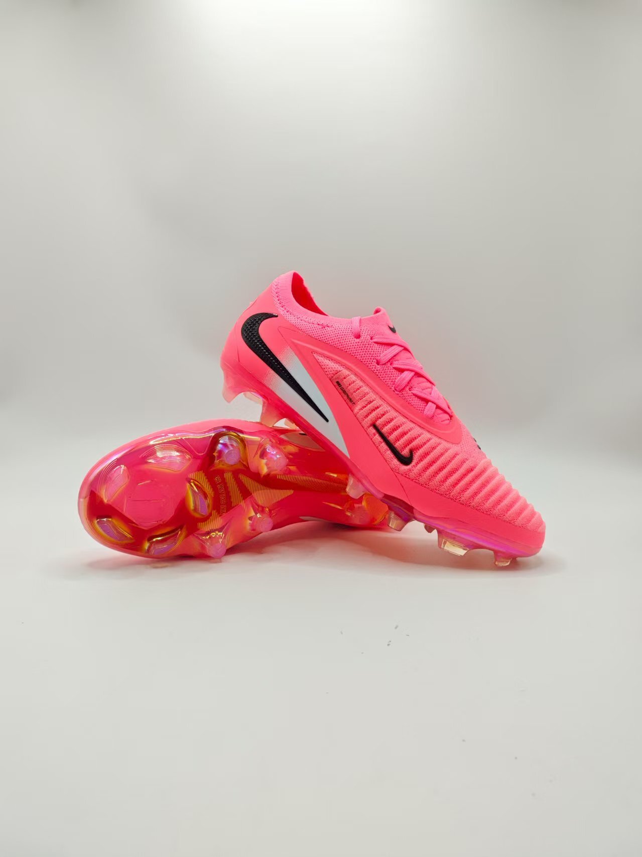 Nike Phantom GX III Low-Top Double-Layer Waterproof Fish Thread Full Knit FG Soccer Cleats