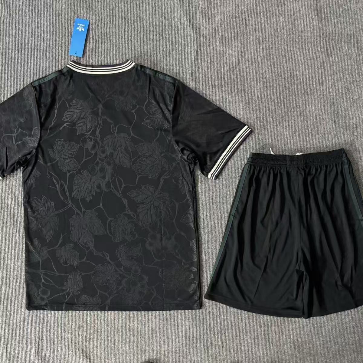 Juventus 25/26 Second Away Jersey Set | Adidas Originals Retro Blackout Kit