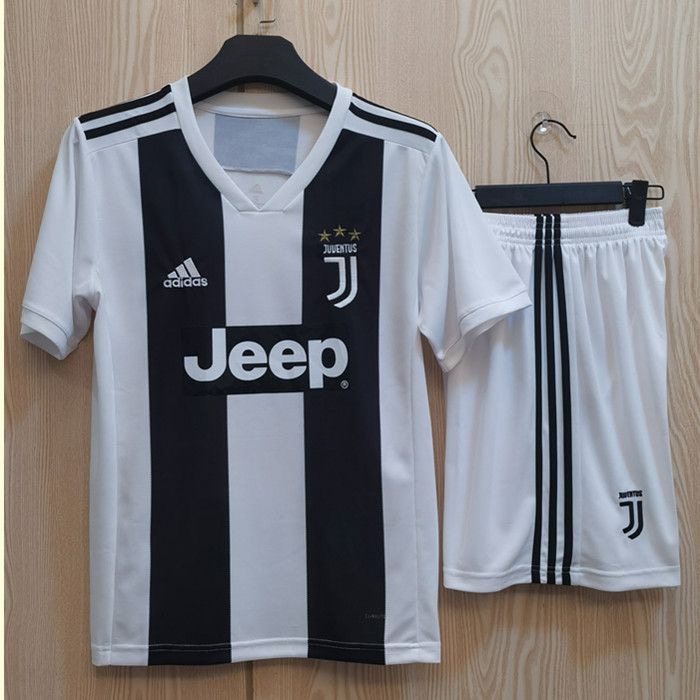 18-19 Juventus home jersey set for adults and children