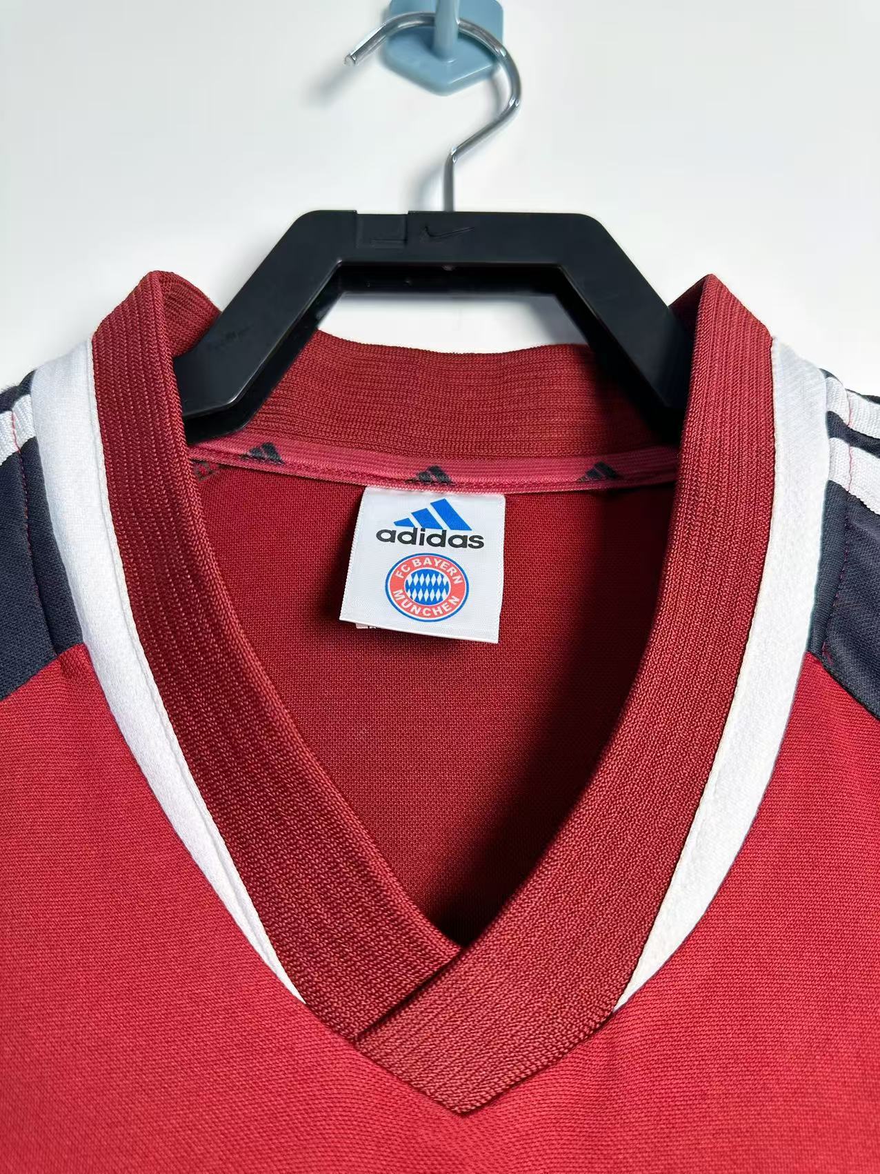 Bayern Munich Home Retro Jersey 2001/02